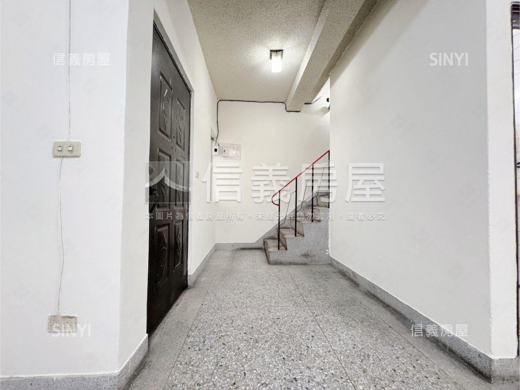 近長億，大面寬臨路透天房屋室內格局與周邊環境