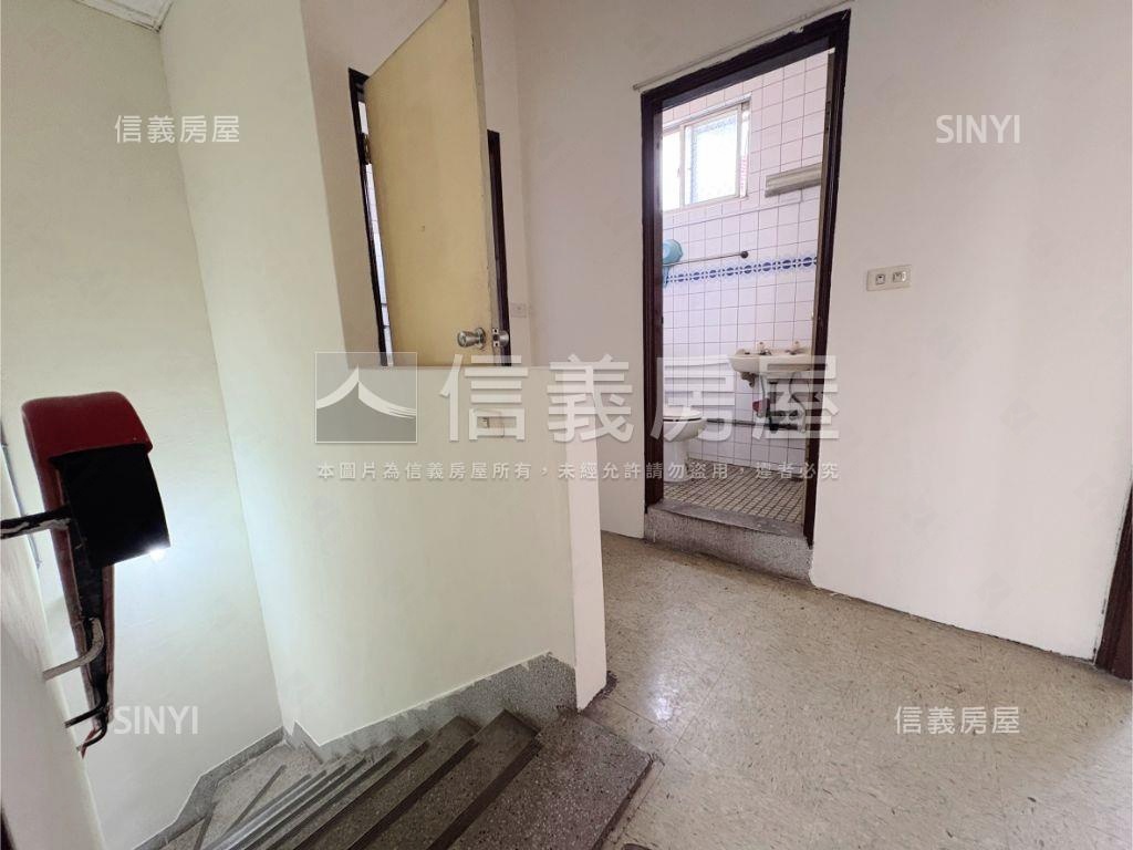 近長億，大面寬臨路透天房屋室內格局與周邊環境