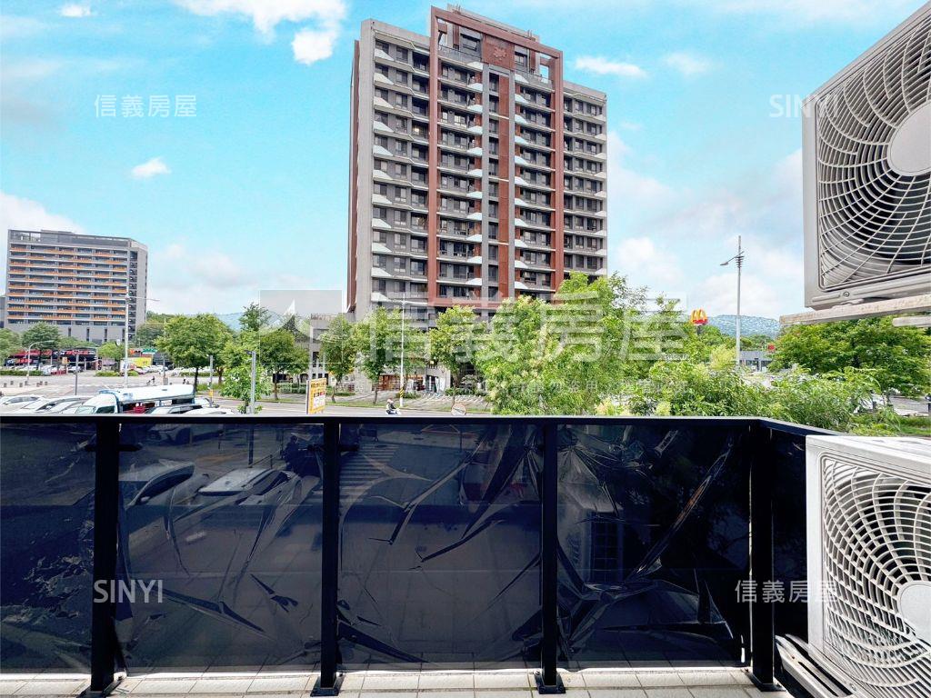 專任藍線電梯兩房附車位房屋室內格局與周邊環境