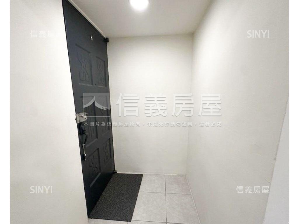 新加坡雙面採光三房美宅房屋室內格局與周邊環境