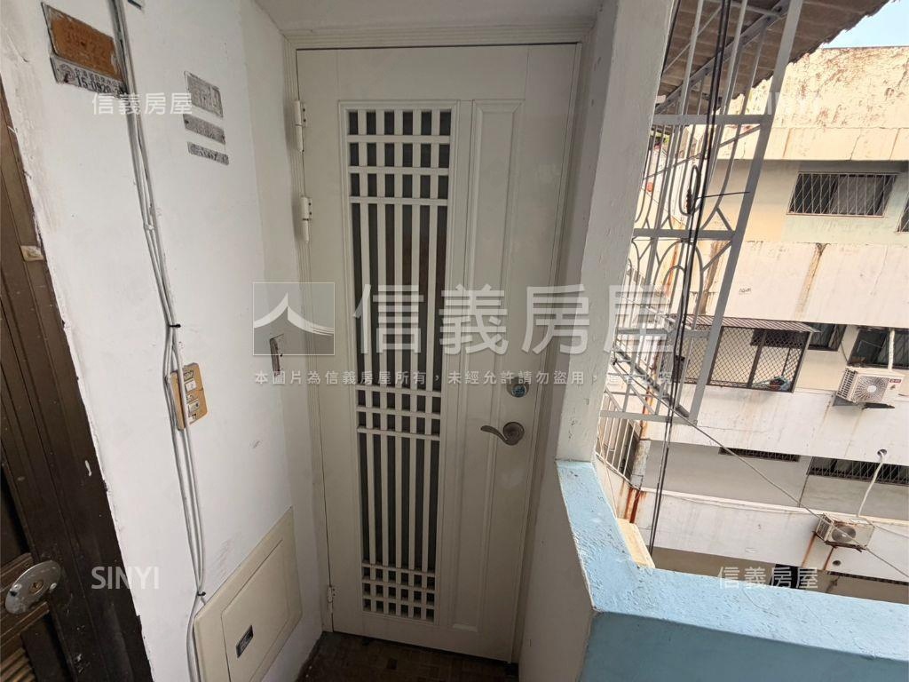 近光華家樂福整潔３房房屋室內格局與周邊環境