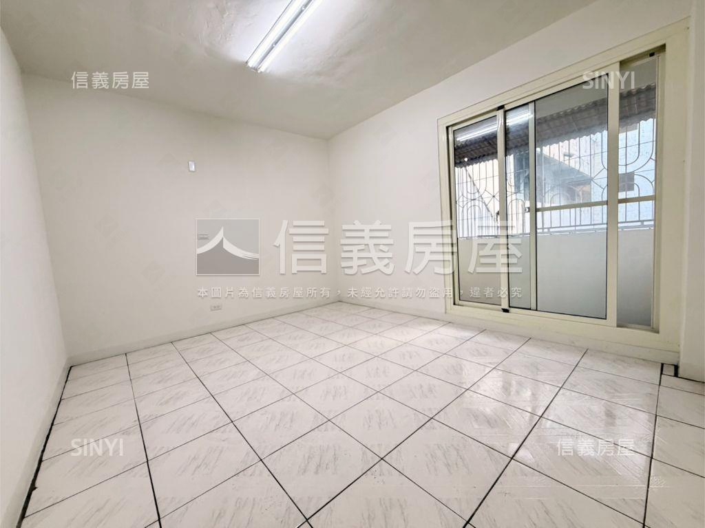 近光華家樂福整潔３房房屋室內格局與周邊環境