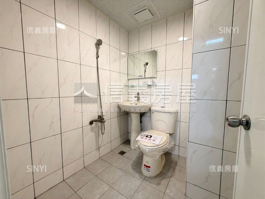 近光華家樂福整潔３房房屋室內格局與周邊環境