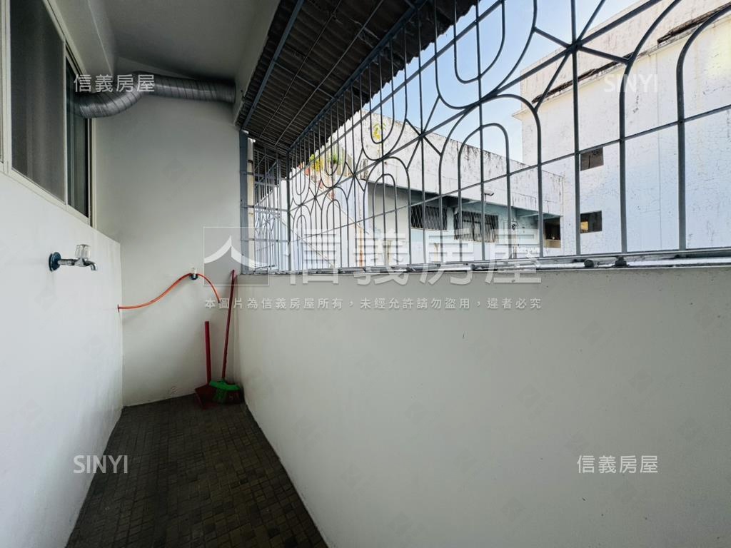 近光華家樂福整潔３房房屋室內格局與周邊環境