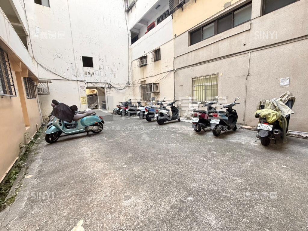 近光華家樂福整潔３房房屋室內格局與周邊環境