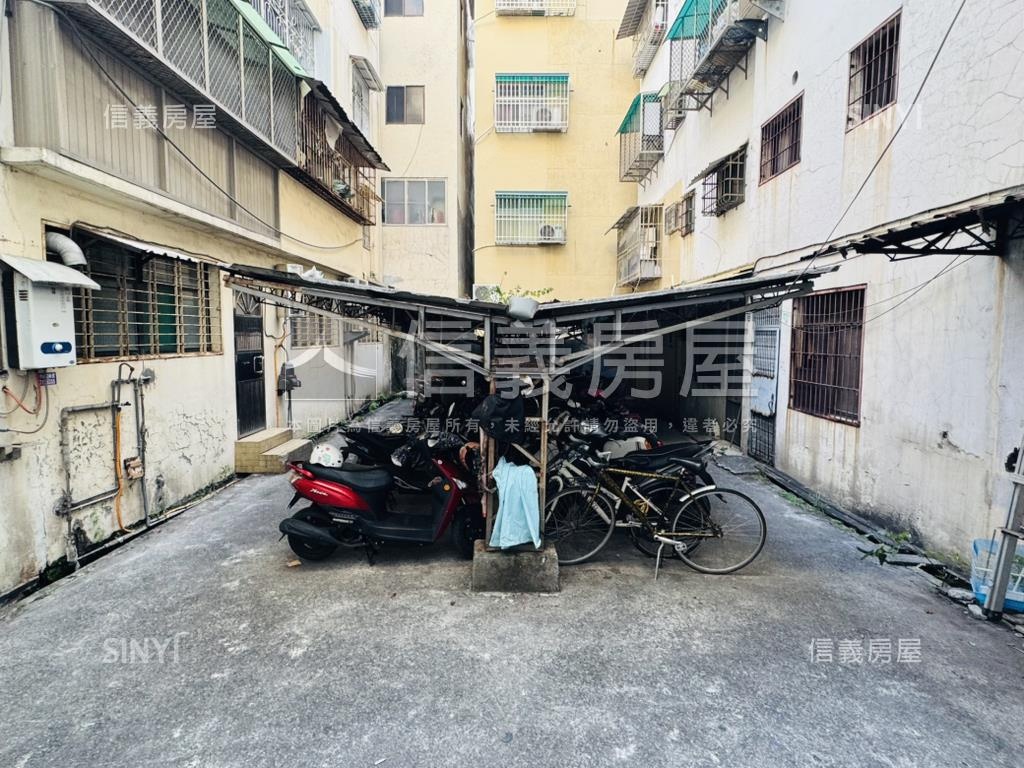 近光華家樂福整潔３房房屋室內格局與周邊環境