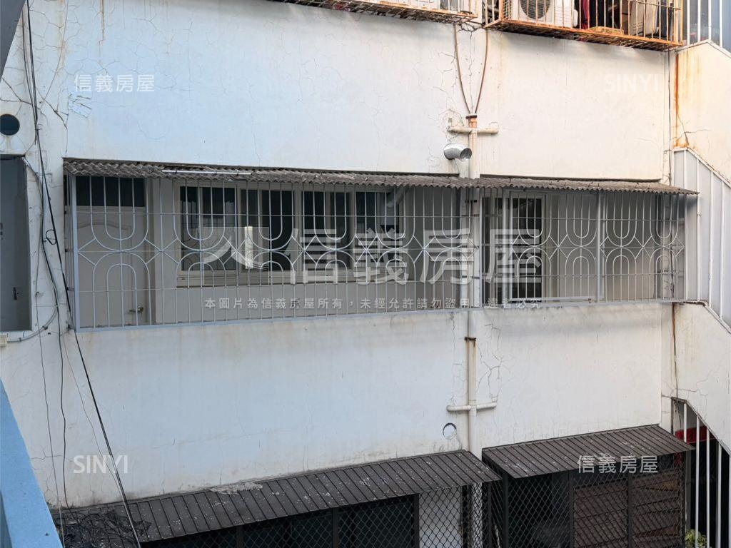 近光華家樂福整潔３房房屋室內格局與周邊環境