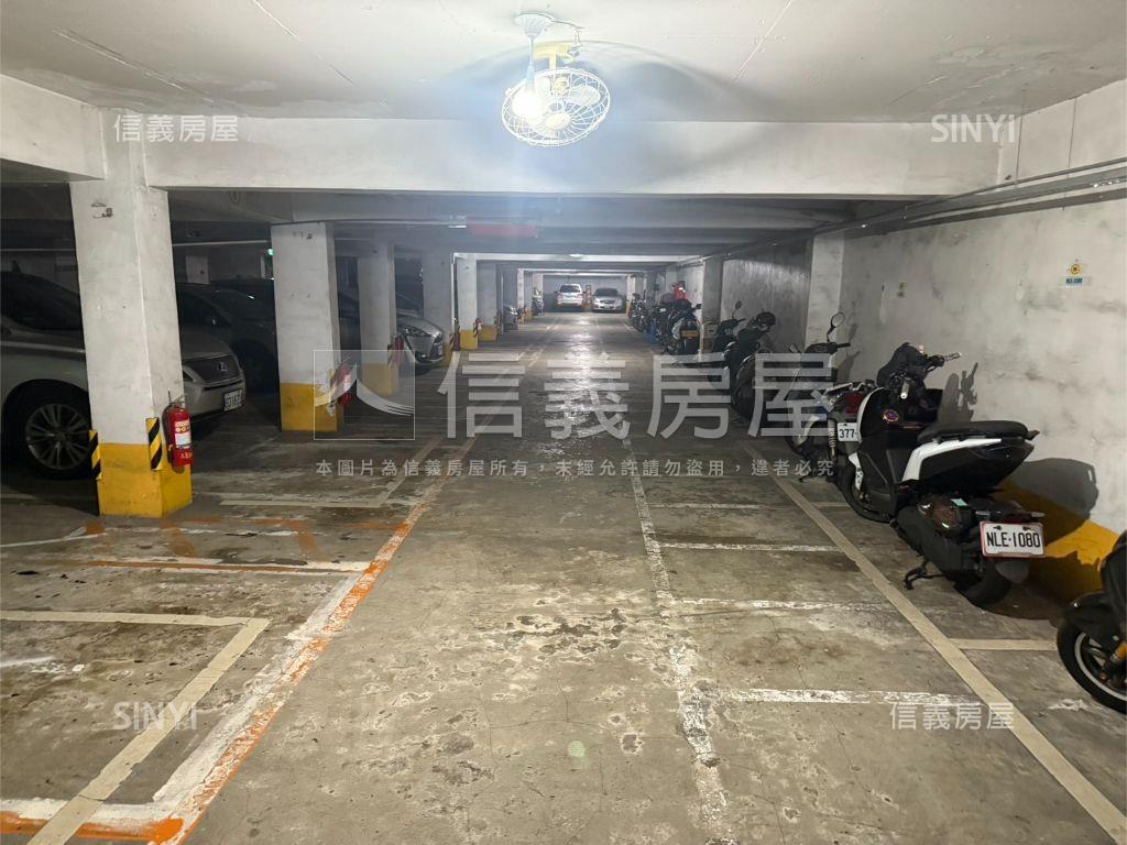 近區公所國泰綠景公寓二樓房屋室內格局與周邊環境