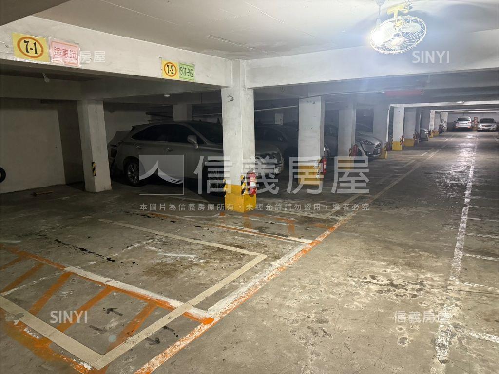 近區公所國泰綠景公寓二樓房屋室內格局與周邊環境