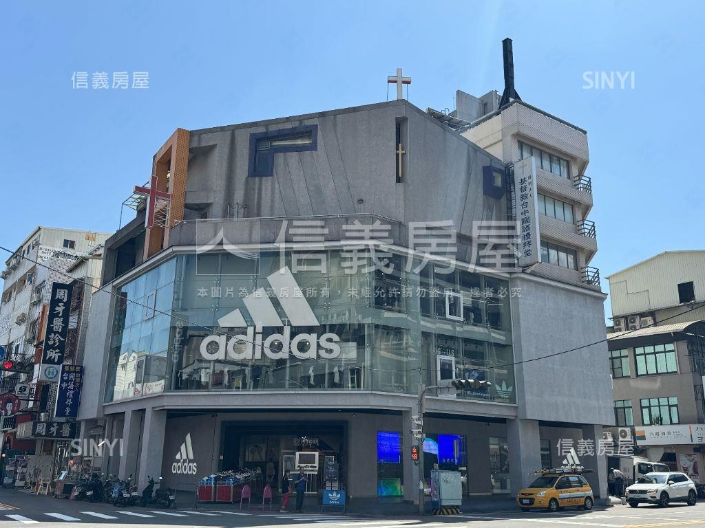 一中街熱鬧前後雙店面透天房屋室內格局與周邊環境