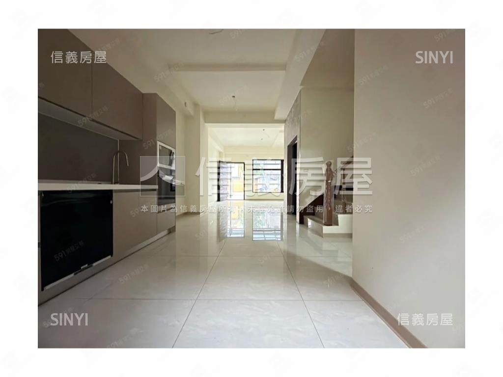 新平麗馳全新電梯臨路別墅房屋室內格局與周邊環境