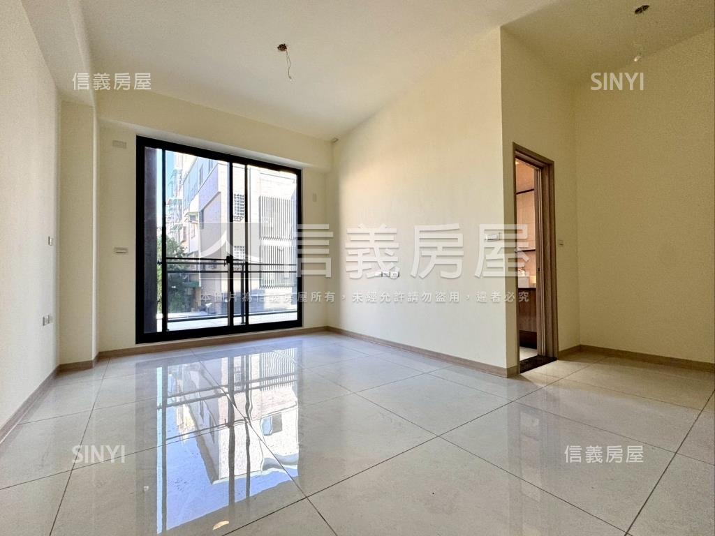 新平麗馳全新電梯臨路別墅房屋室內格局與周邊環境