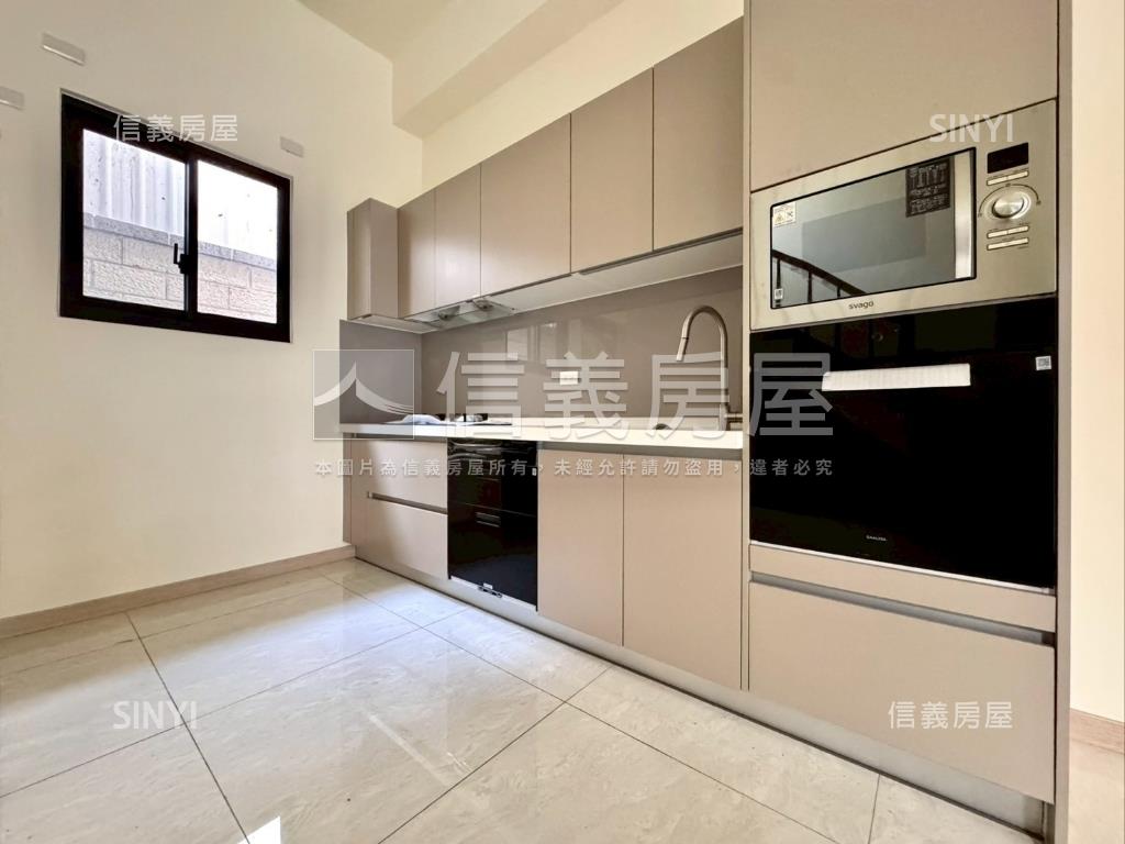 新平麗馳全新電梯臨路別墅房屋室內格局與周邊環境