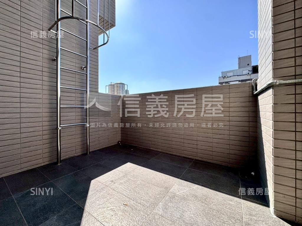 新平麗馳全新電梯臨路別墅房屋室內格局與周邊環境