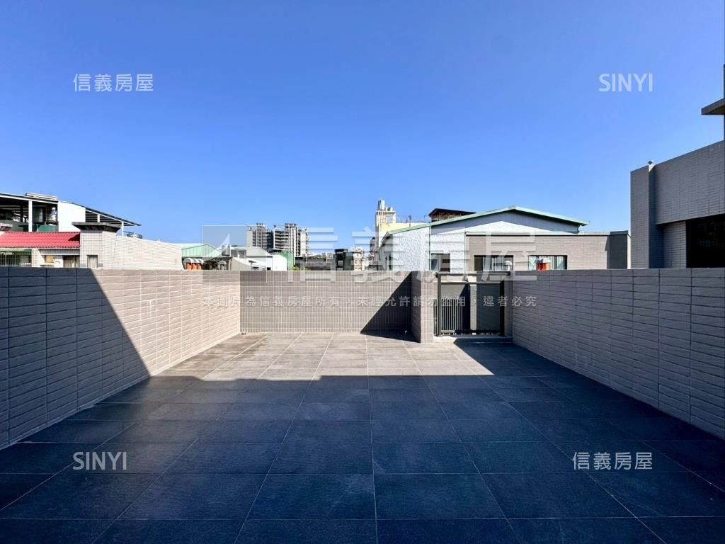 新平麗馳全新電梯臨路別墅房屋室內格局與周邊環境