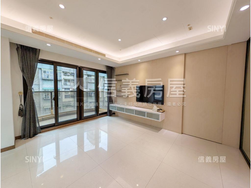 三井對面｜精華區裝潢三房房屋室內格局與周邊環境