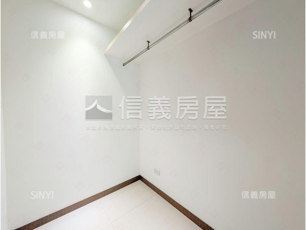 三井對面｜精華區裝潢三房房屋室內格局與周邊環境