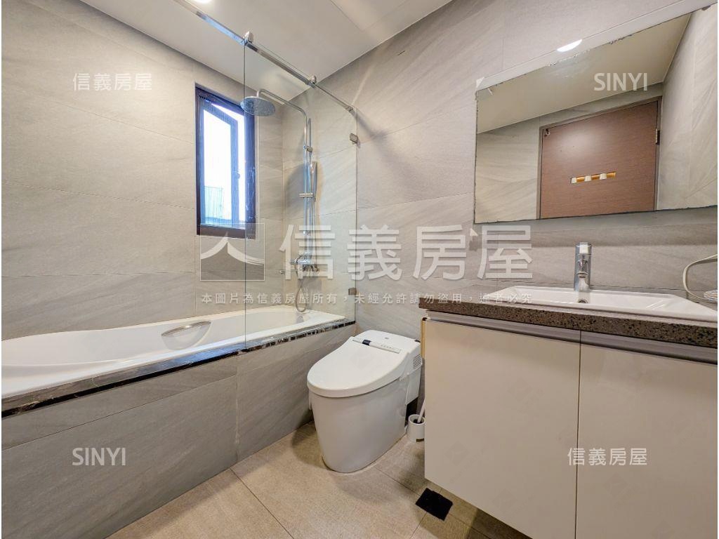 三井對面｜精華區裝潢三房房屋室內格局與周邊環境