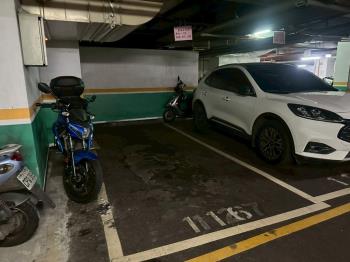 愛迪生車位