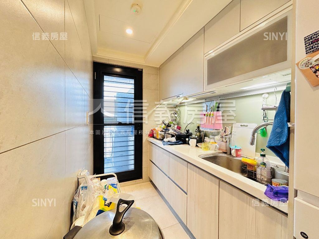 青埔高鐵永麗花園三房車位房屋室內格局與周邊環境