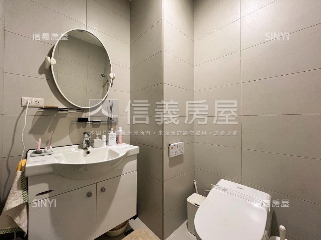 專任水悅高樓景觀一覽無遺房屋室內格局與周邊環境
