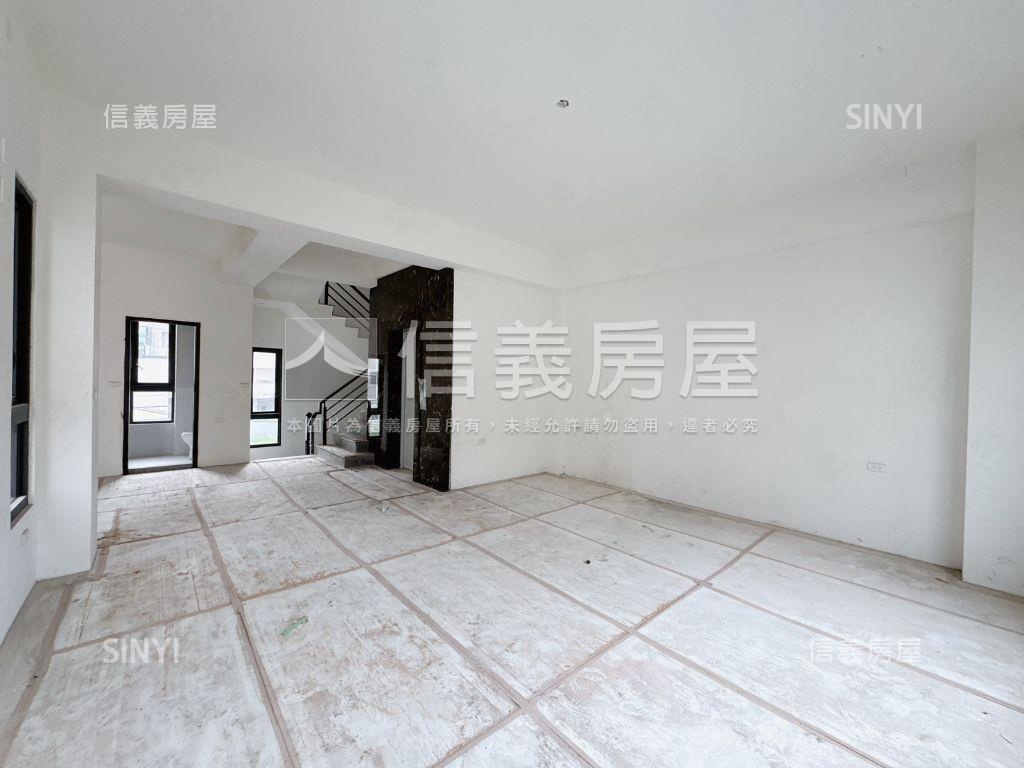 聚時光時尚雙車墅Ａ房屋室內格局與周邊環境