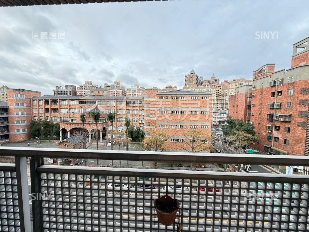 星光市面國小三房平面車位房屋室內格局與周邊環境