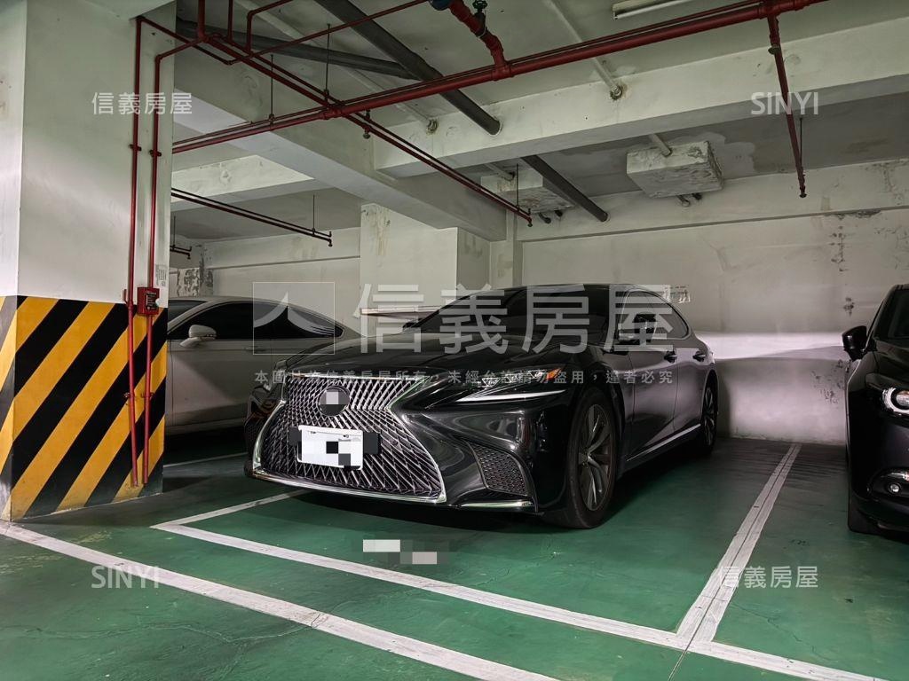 星光市面國小三房平面車位房屋室內格局與周邊環境