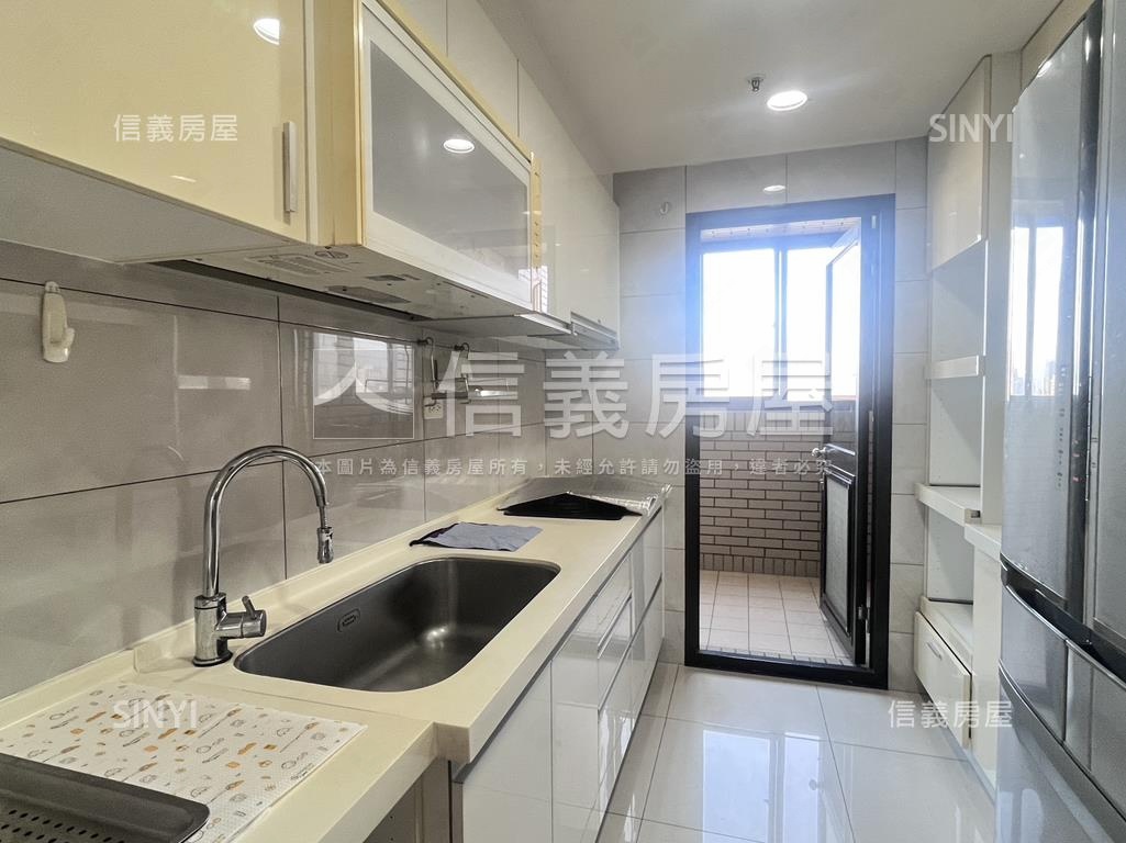 優質學區藝文特區４房車位房屋室內格局與周邊環境