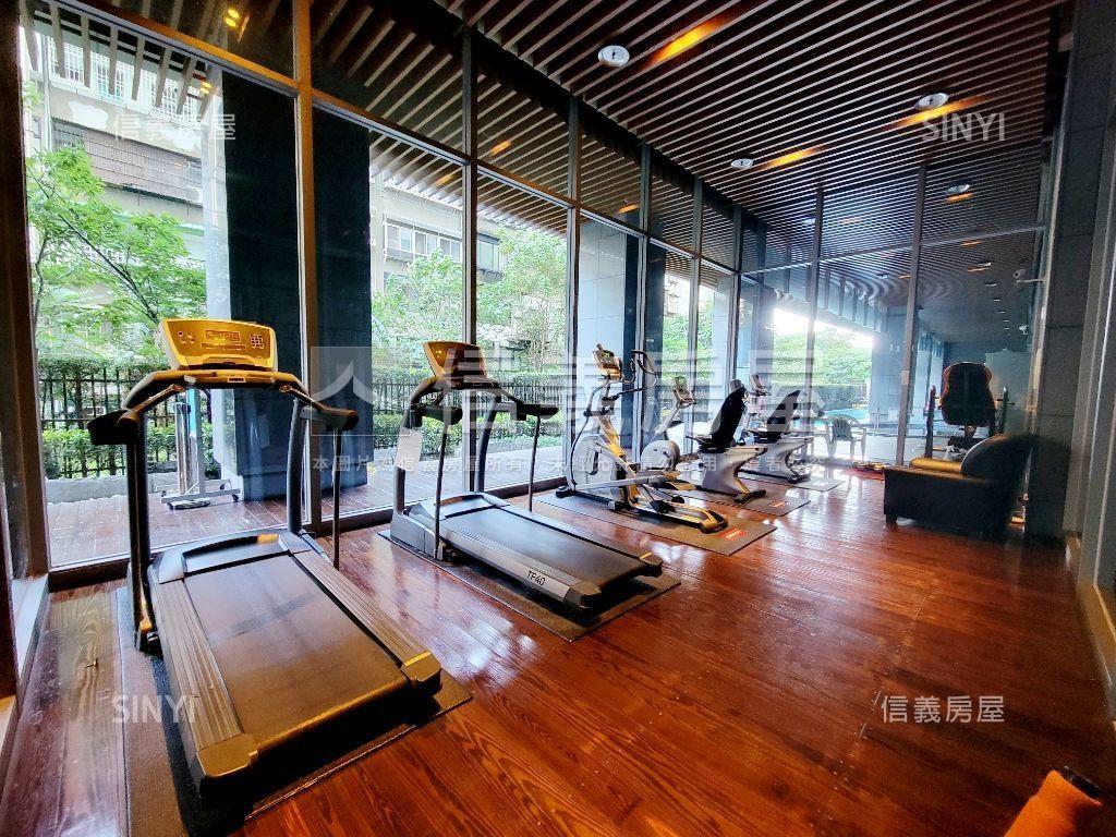 伴月灣。山景電梯兩房房屋室內格局與周邊環境