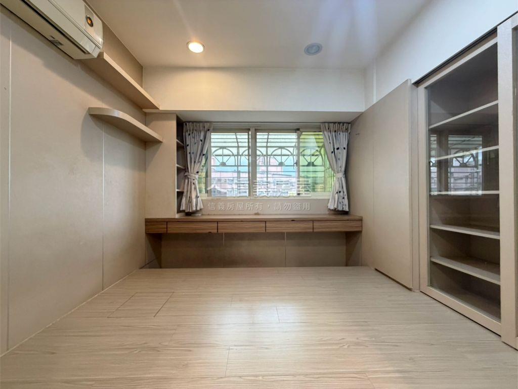 龍觀景觀電梯三房。美房屋室內格局與周邊環境