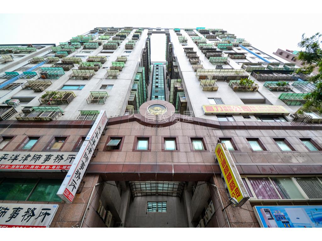 龍觀景觀電梯三房。美房屋室內格局與周邊環境