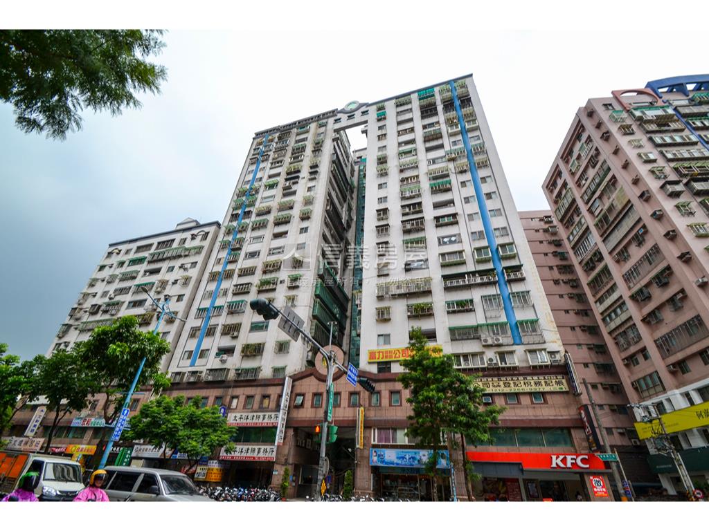 龍觀景觀電梯三房。美房屋室內格局與周邊環境