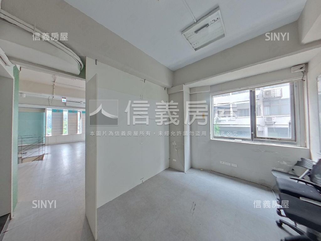 民生圓環大邊間金店面房屋室內格局與周邊環境