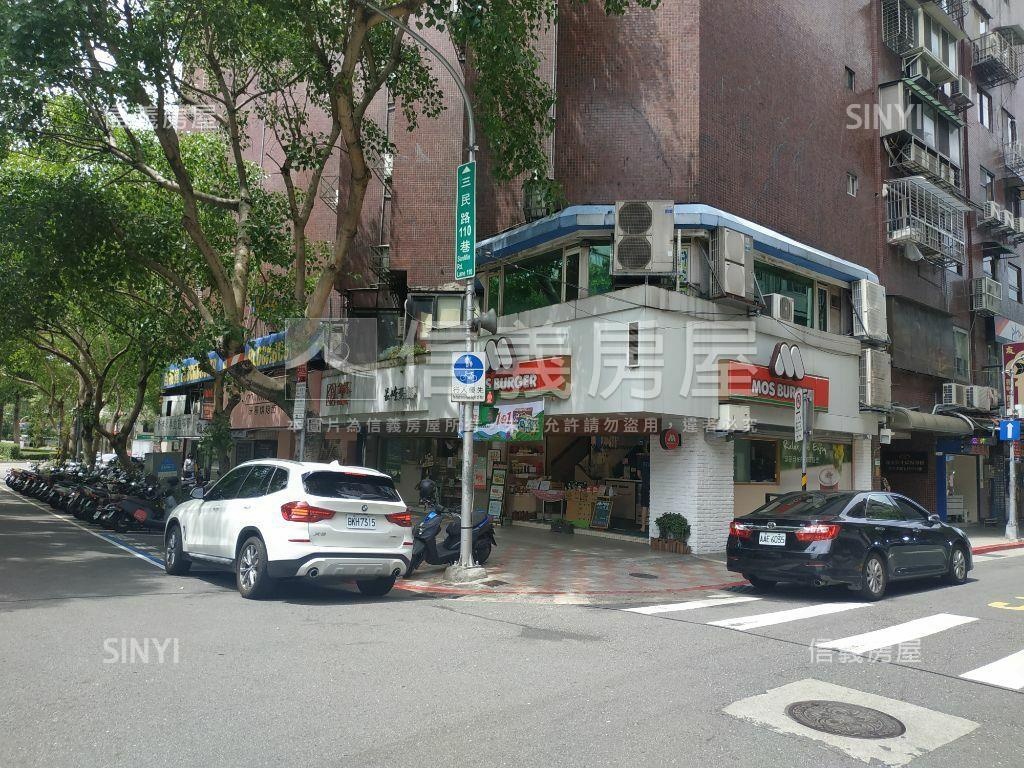 民生圓環大邊間金店面房屋室內格局與周邊環境