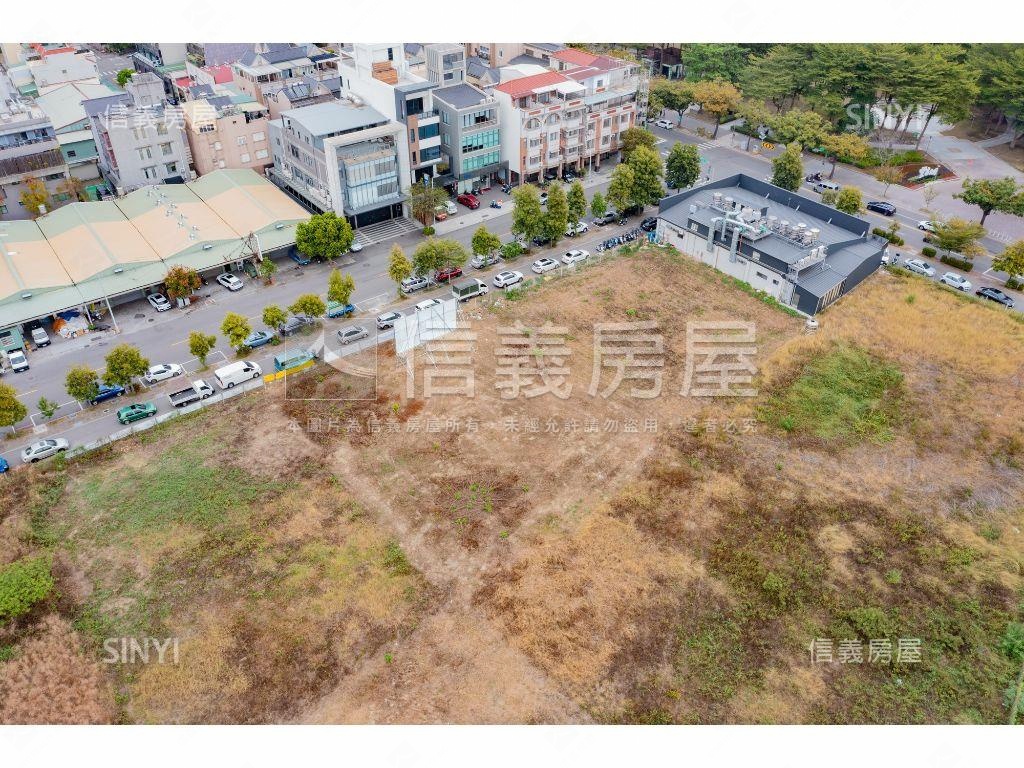 十三期臨２０米路方正土地房屋室內格局與周邊環境