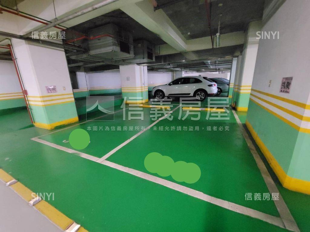 音樂廣場大器五房四車位房屋室內格局與周邊環境
