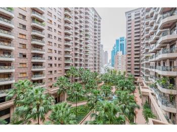 音樂廣場大器五房四車位