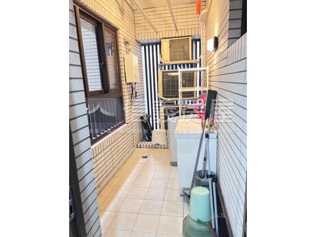 群雄會高樓裝潢２房＋平車房屋室內格局與周邊環境