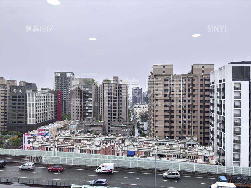 群雄會高樓裝潢２房＋平車房屋室內格局與周邊環境
