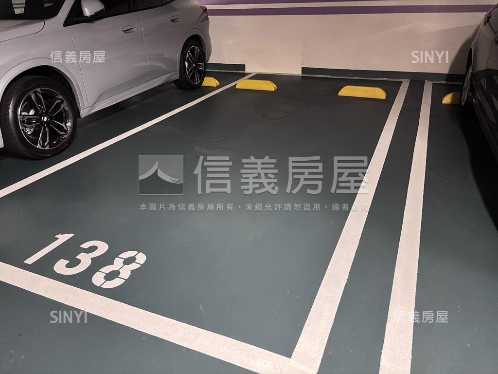 群雄會高樓裝潢２房＋平車房屋室內格局與周邊環境