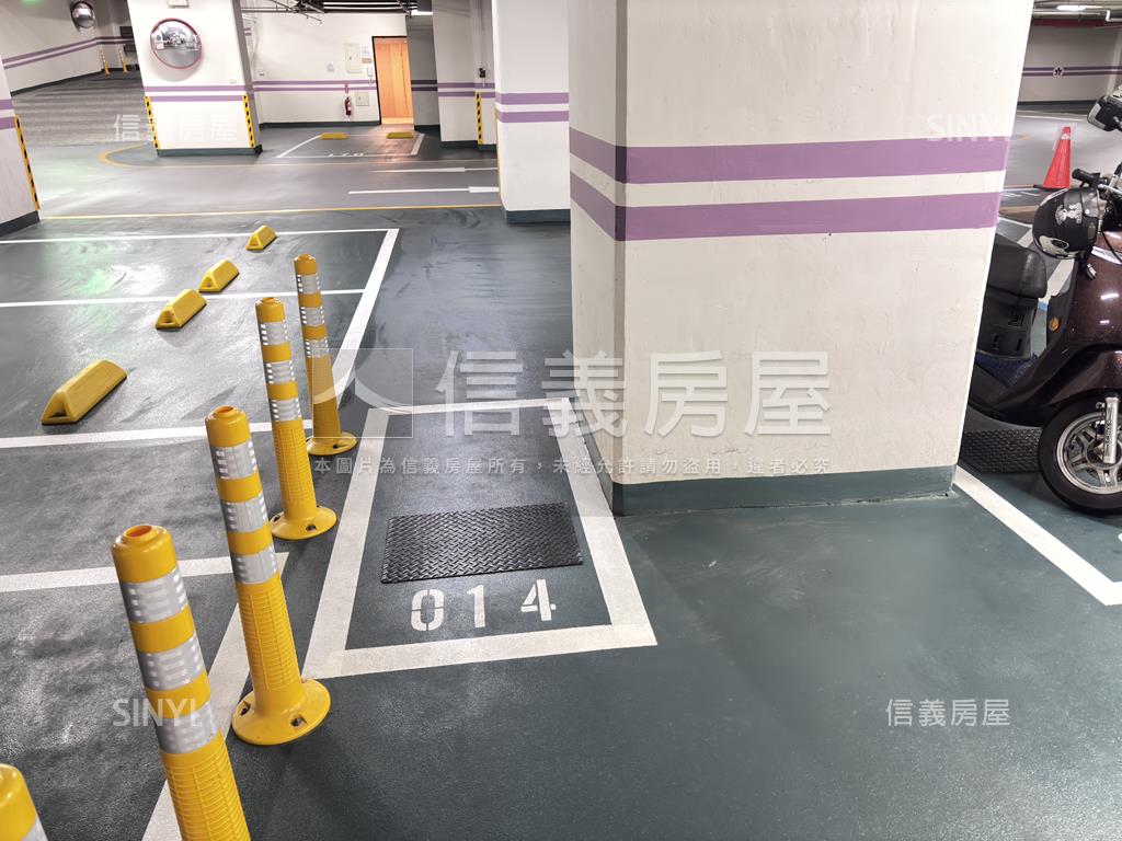 群雄會高樓裝潢２房＋平車房屋室內格局與周邊環境