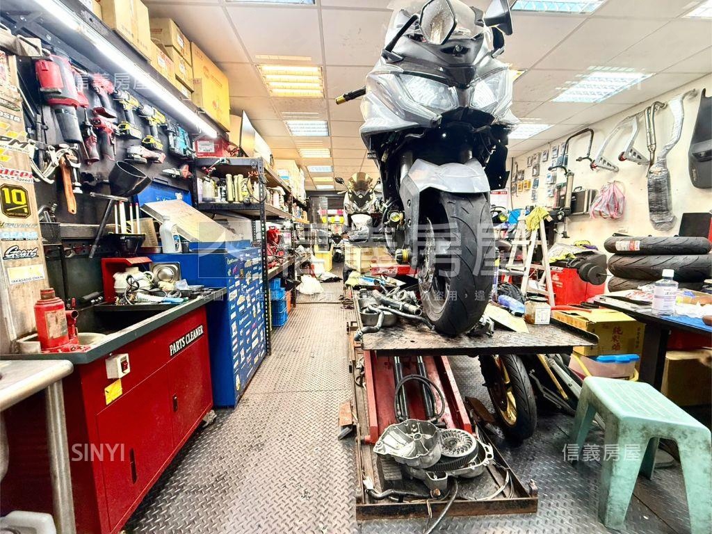 正長江路置產店面大空間房屋室內格局與周邊環境