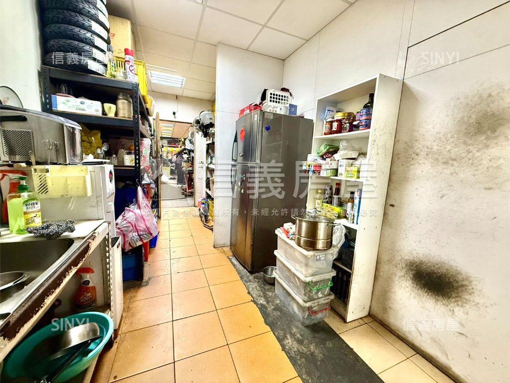 正長江路置產店面大空間房屋室內格局與周邊環境