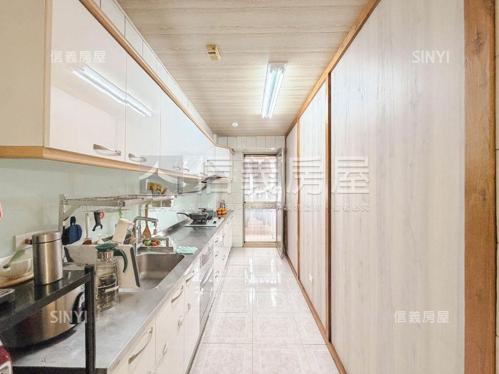 伯納伯森三面採光陽光宅房屋室內格局與周邊環境