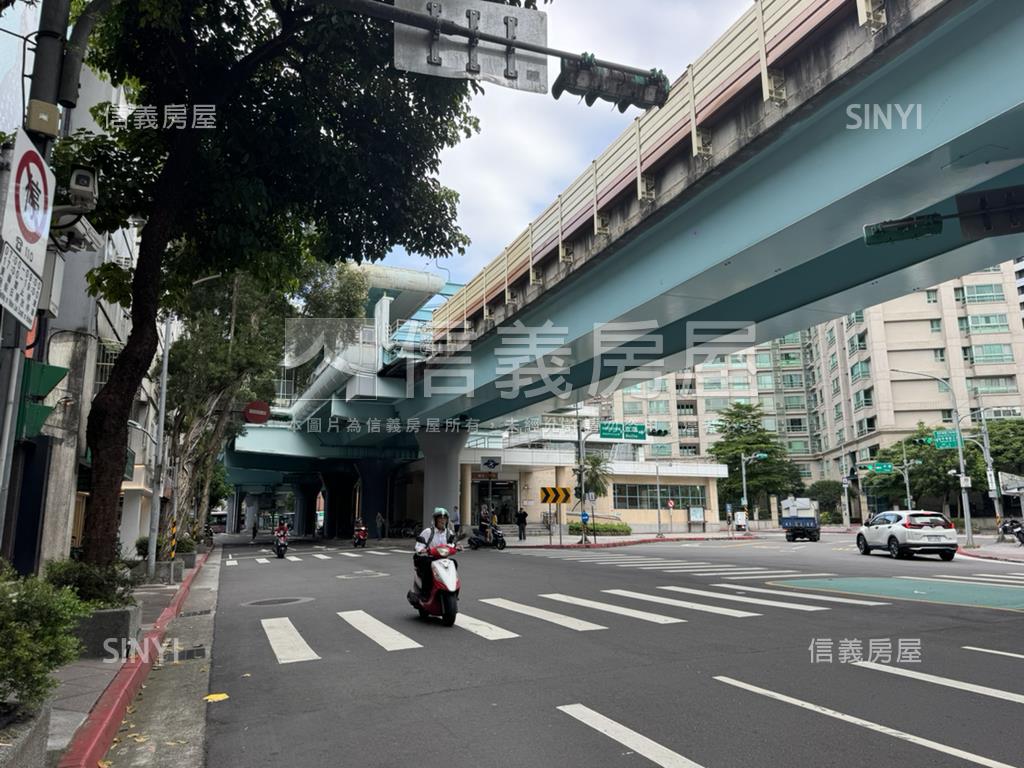 信義區靜巷美裝一樓房屋室內格局與周邊環境