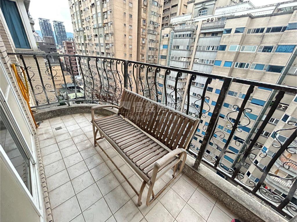 專任湯泉櫻花★面泳池美屋房屋室內格局與周邊環境