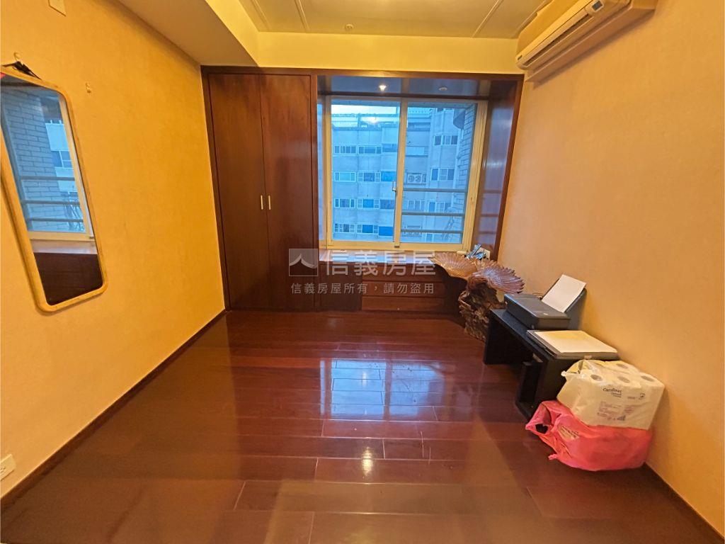 專任湯泉櫻花★面泳池美屋房屋室內格局與周邊環境