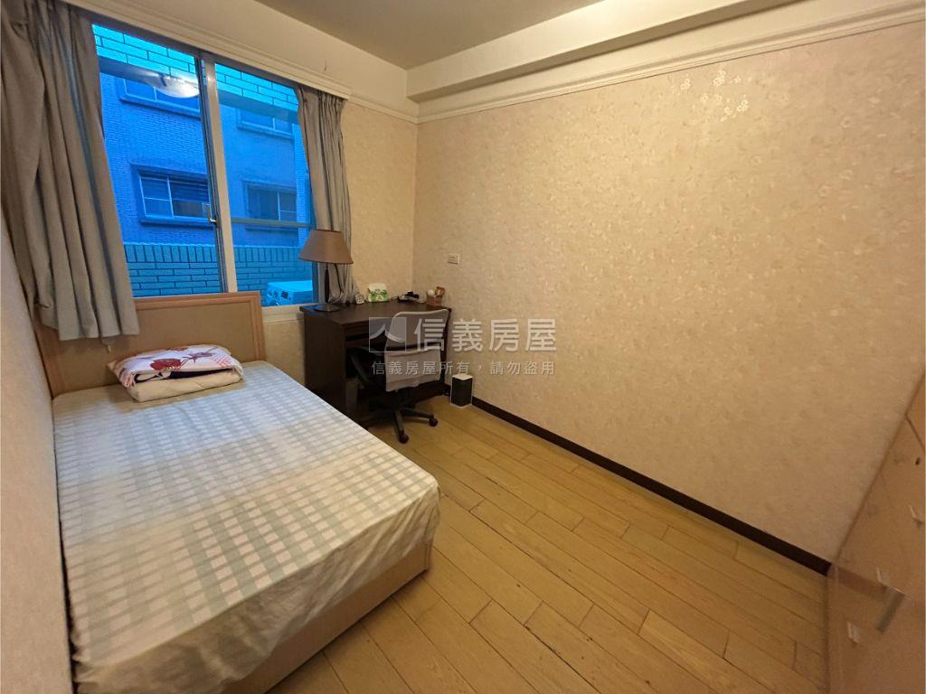 專任湯泉櫻花★面泳池美屋房屋室內格局與周邊環境