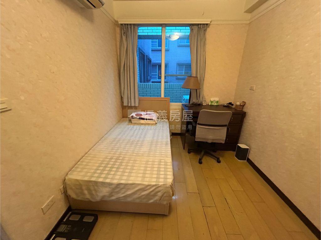 專任湯泉櫻花★面泳池美屋房屋室內格局與周邊環境